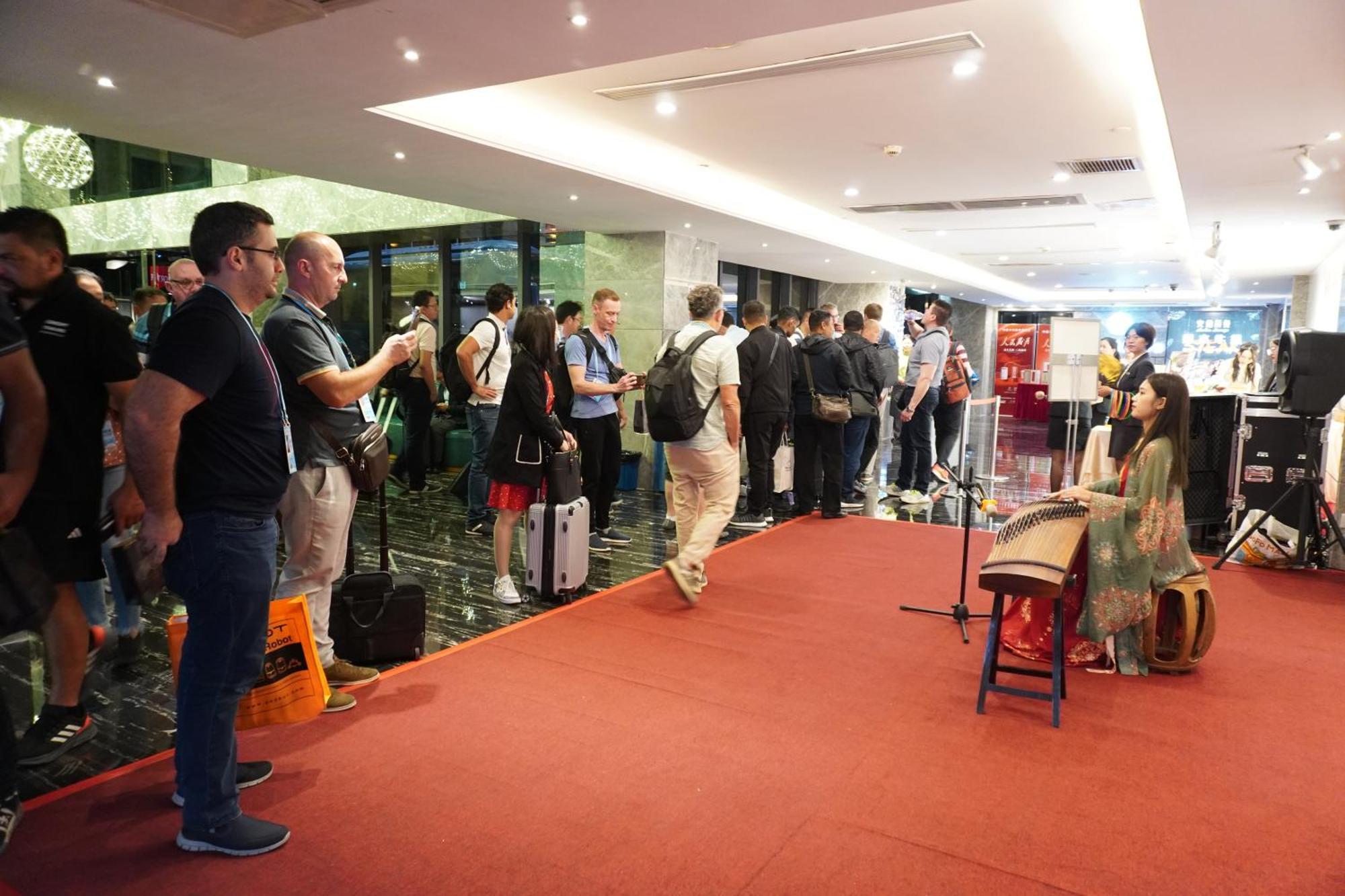 La Perle International Hotel - Free Shuttle Between Hotel And Exhibition Center During Canton Fair & Exhibitor Registration Counter Zewnętrze zdjęcie